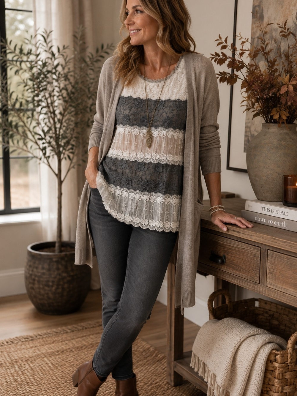 Femme Fatale Made in Italy Lace Tunic Top M Gray Ivory Mixed Media